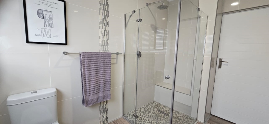 4 Bedroom Property for Sale in Wavecrest Eastern Cape